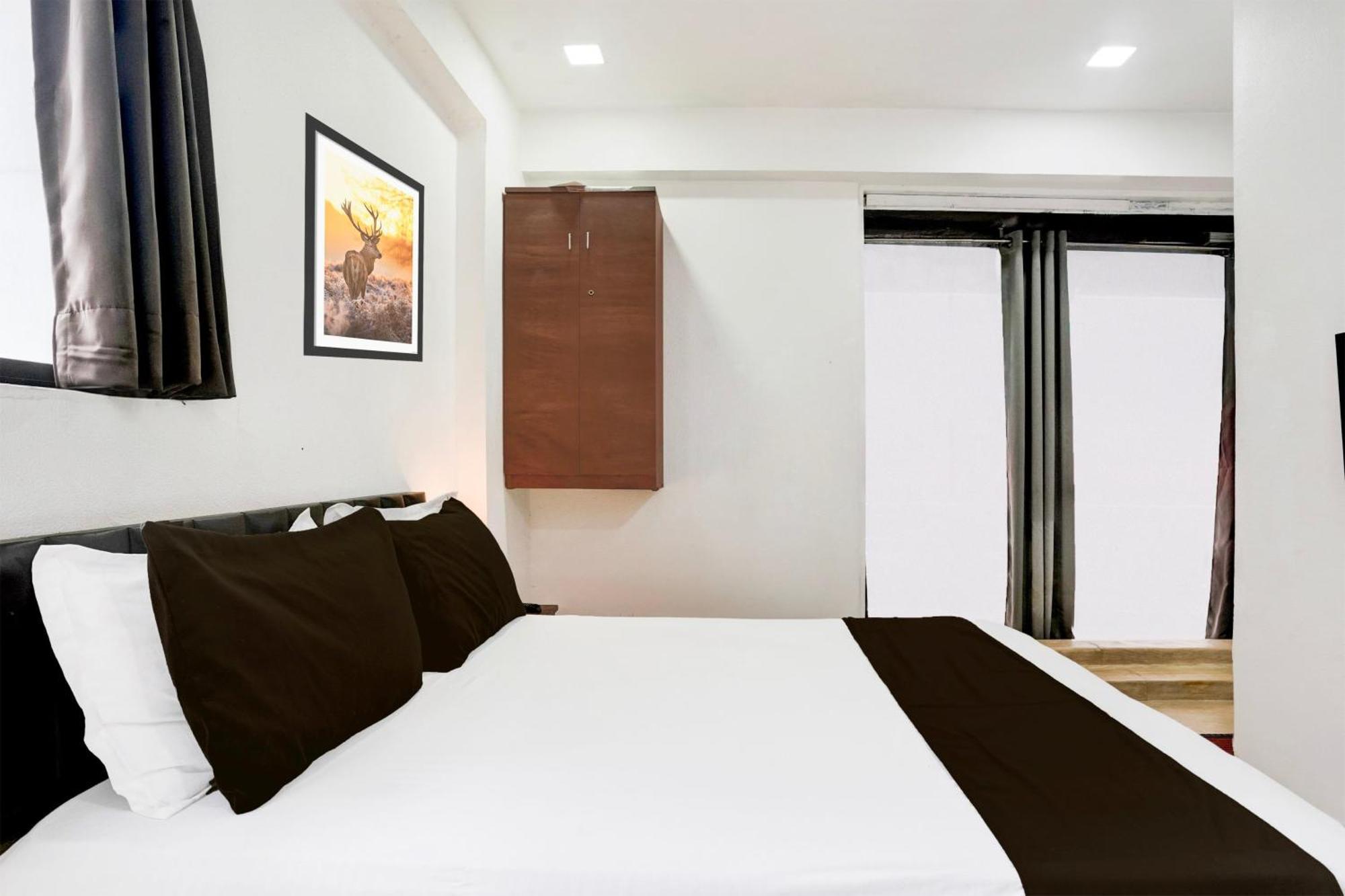Super Hotel O Vip Road Formerly Hotel Lotus Surat Luaran gambar